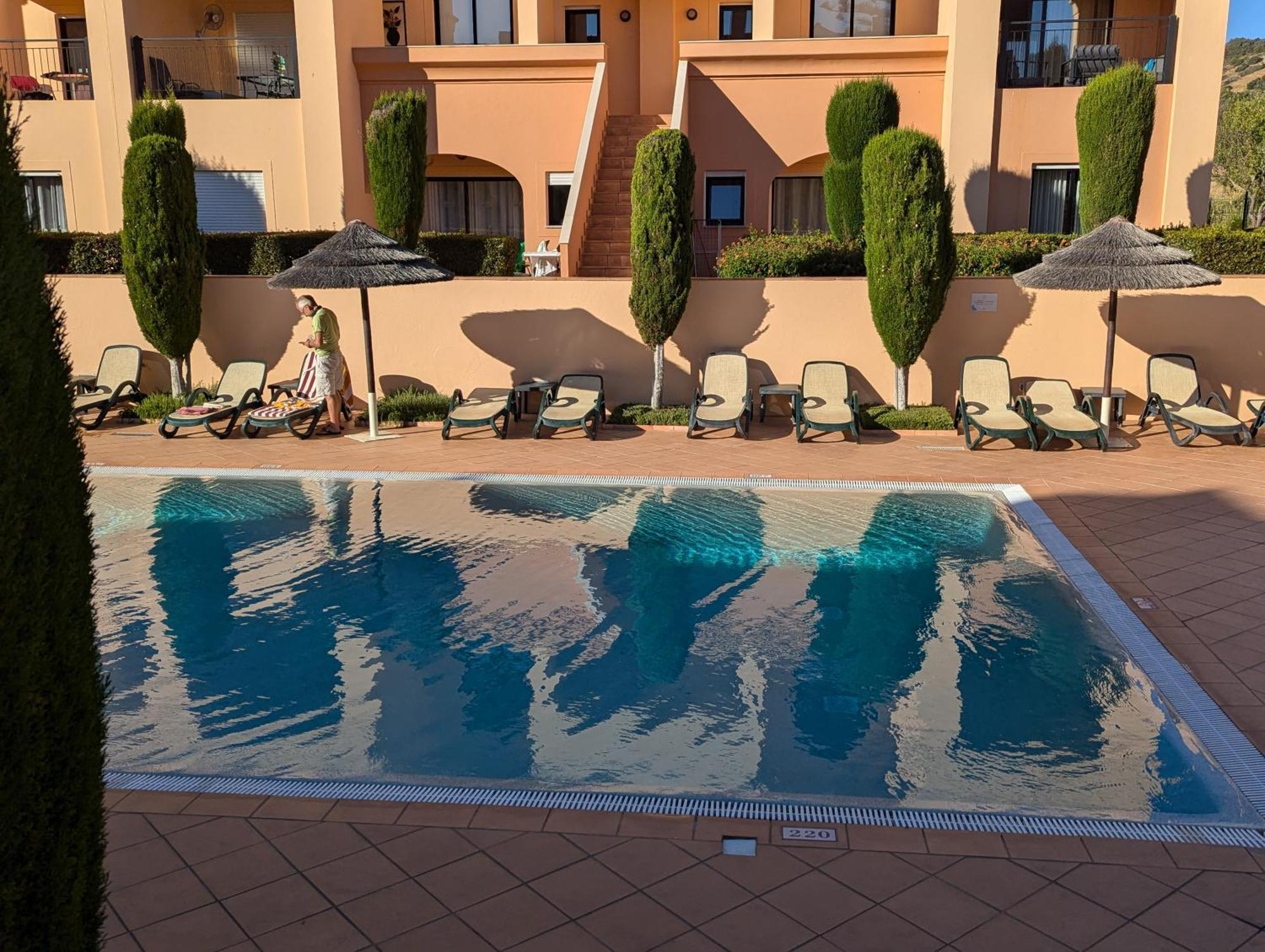 Luxury 3-Bedroom Apartment At High-End Luz Екстериор снимка